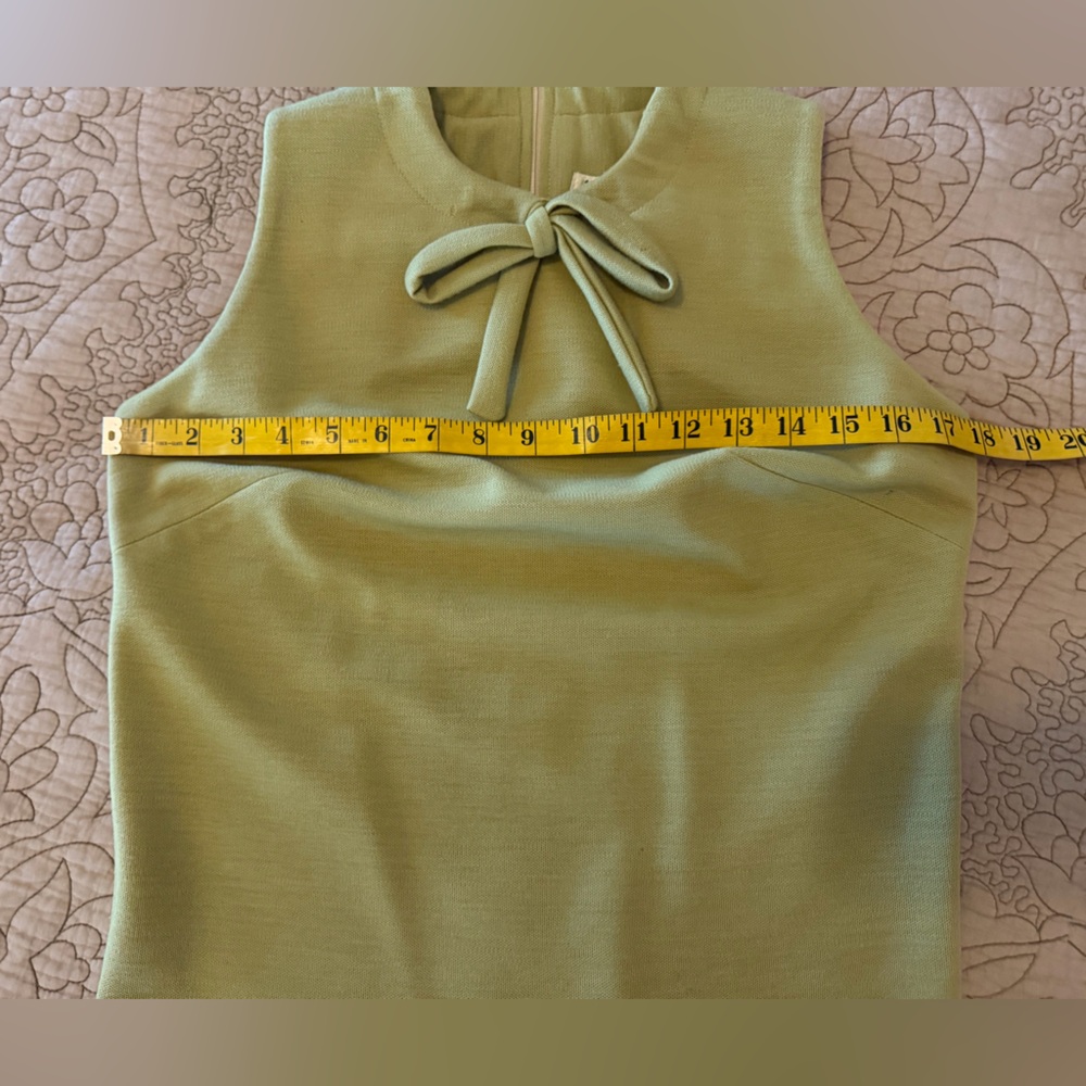 Vintage 60s Mod Olive Green 100% Wool Sleeveless Top, Made in England, Size S - Picture 6 of 12